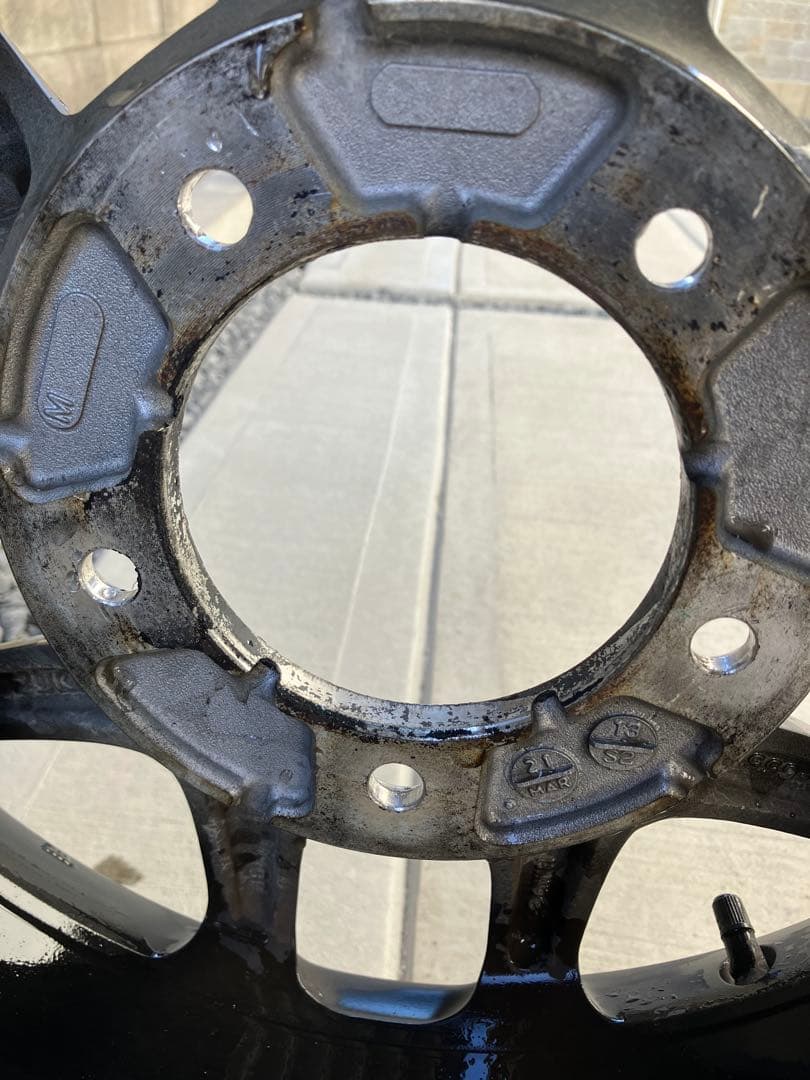 ジムニー jb64 純正 マッドブラック185/85r16 R/T 16インチ