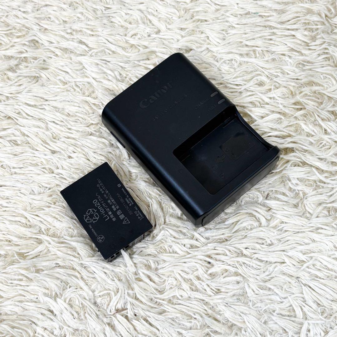 【極美品】キャノン EOSKISS X7 ダブルレンズキット ホワイト 白