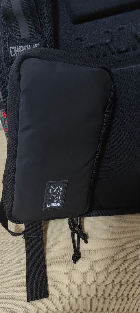CHROME 多色リュック 別売りの携帯のポーチと小物ポーチ付き