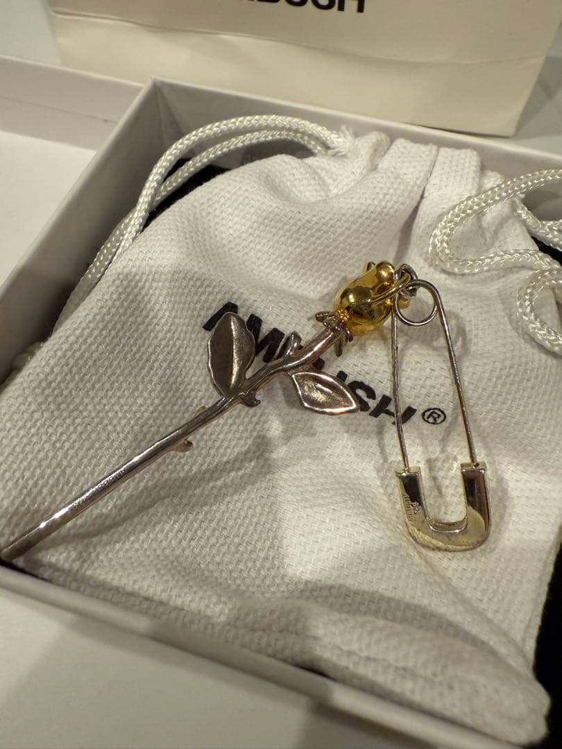 AMBUSH バラデザイン　ピアス