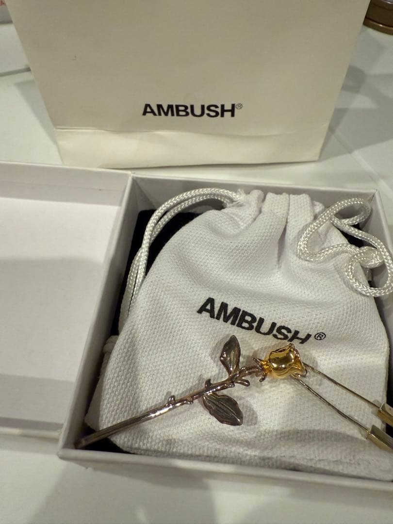 AMBUSH バラデザイン　ピアス