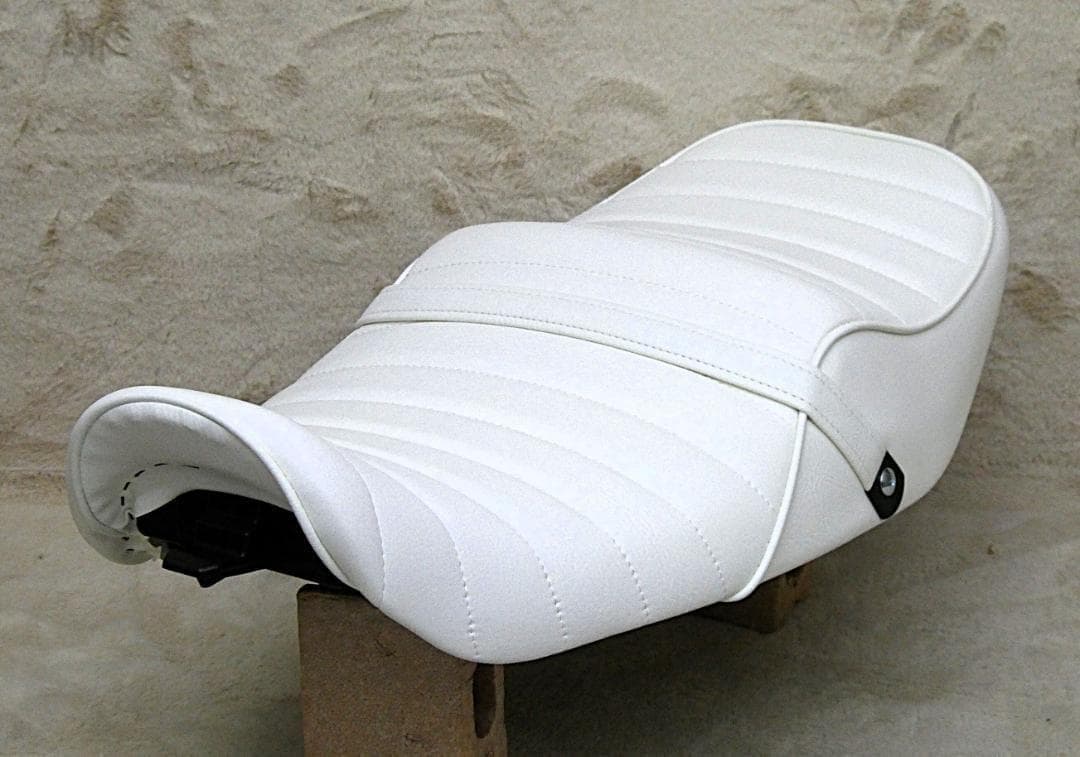 ゼファー400前期・初期　白皮　タックロールシート/C1-4