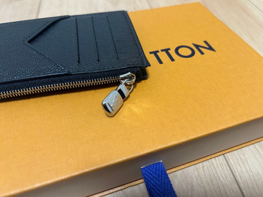 LOUIS VUITTON カードホルダー
