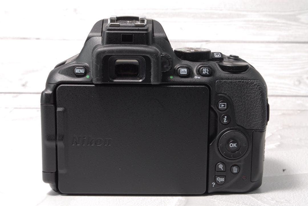 Nikon D5600 AF-S 18-55mm Ⅱ レンズキット スマホ転送