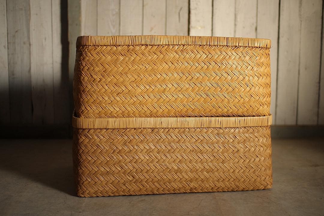 状態良く形の綺麗な古い竹編みの収納かご　行李