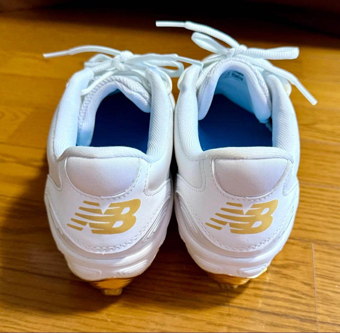 New Balance Fresh Foam シューズ ホワイト/ゴールド