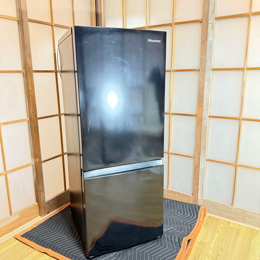配送料込　冷蔵庫ブラック 154L Hisense 2ドア右開き