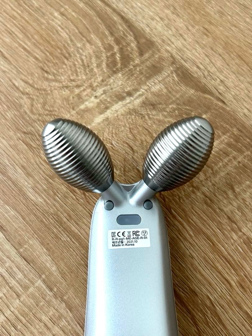 EMS美顔器medicube メディキューブME-AGE-R-01