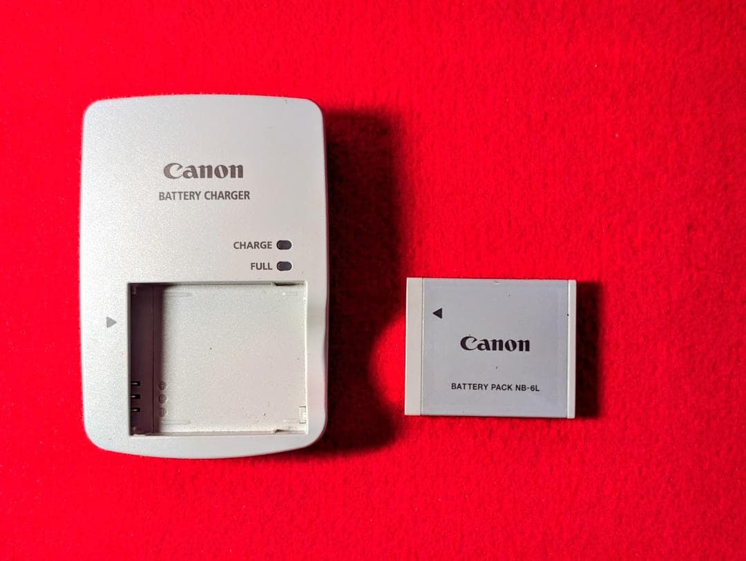 Canon PowerShot S95 本体と付属品