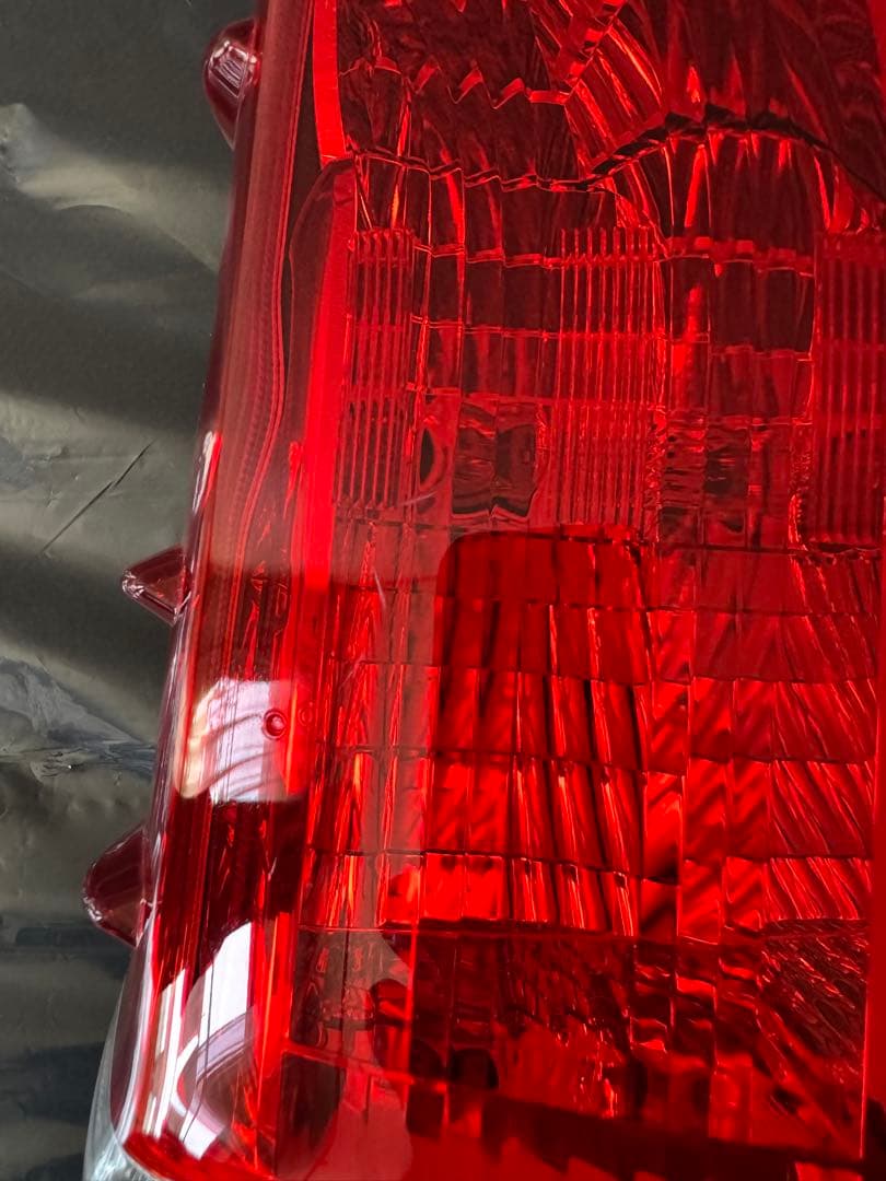 ハイエース 6型 スーパーGL 純正テールランプ 左右セット 赤