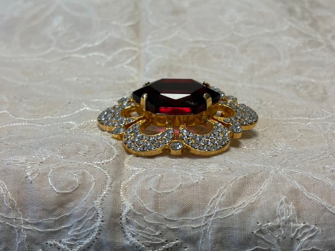 Dolce & Gabbana フラワーブローチ　石外れ有