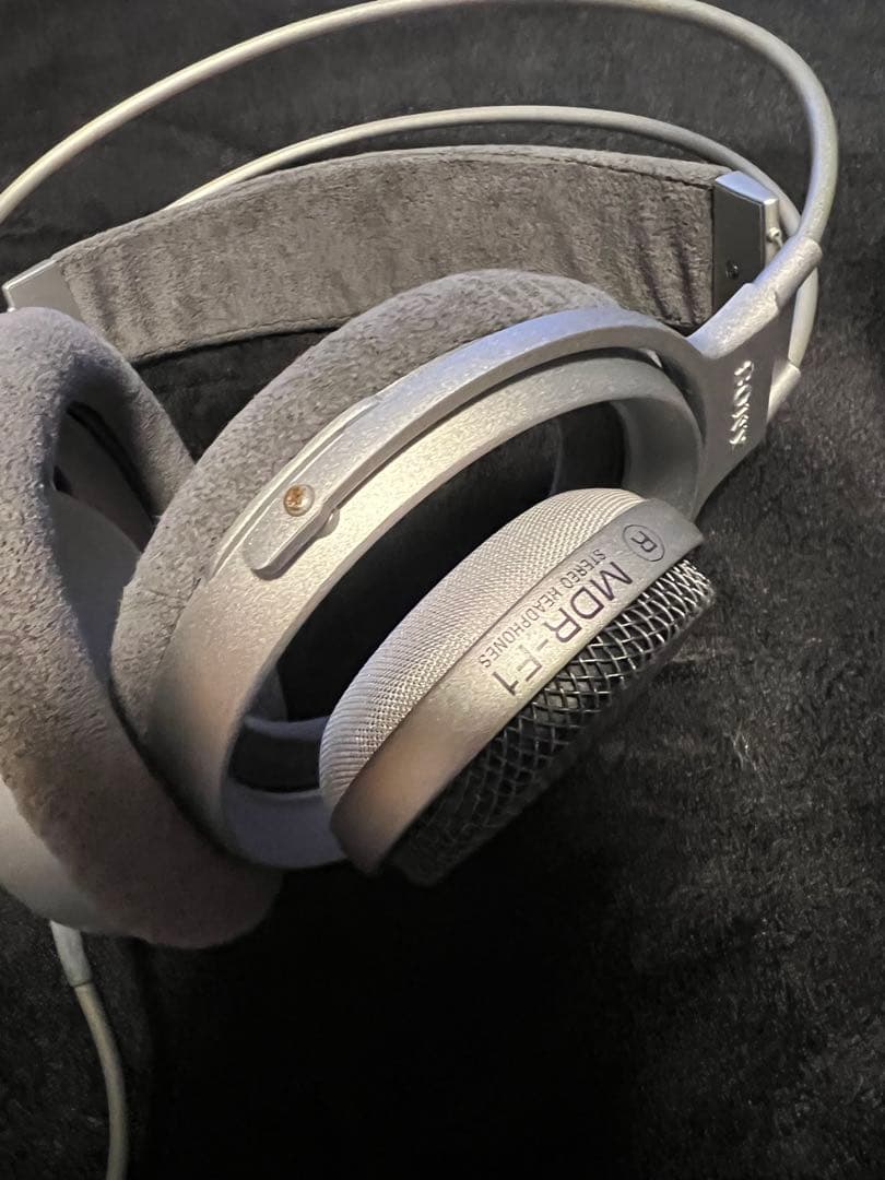ヘッドホン SONY MDR-F1