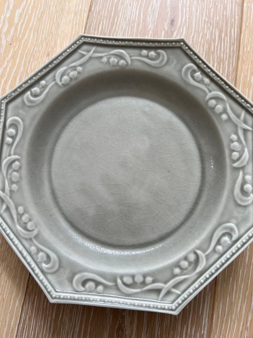 Summer阿部慎太朗　未使用すずらんレリーフ八角深皿　グレー2枚セット