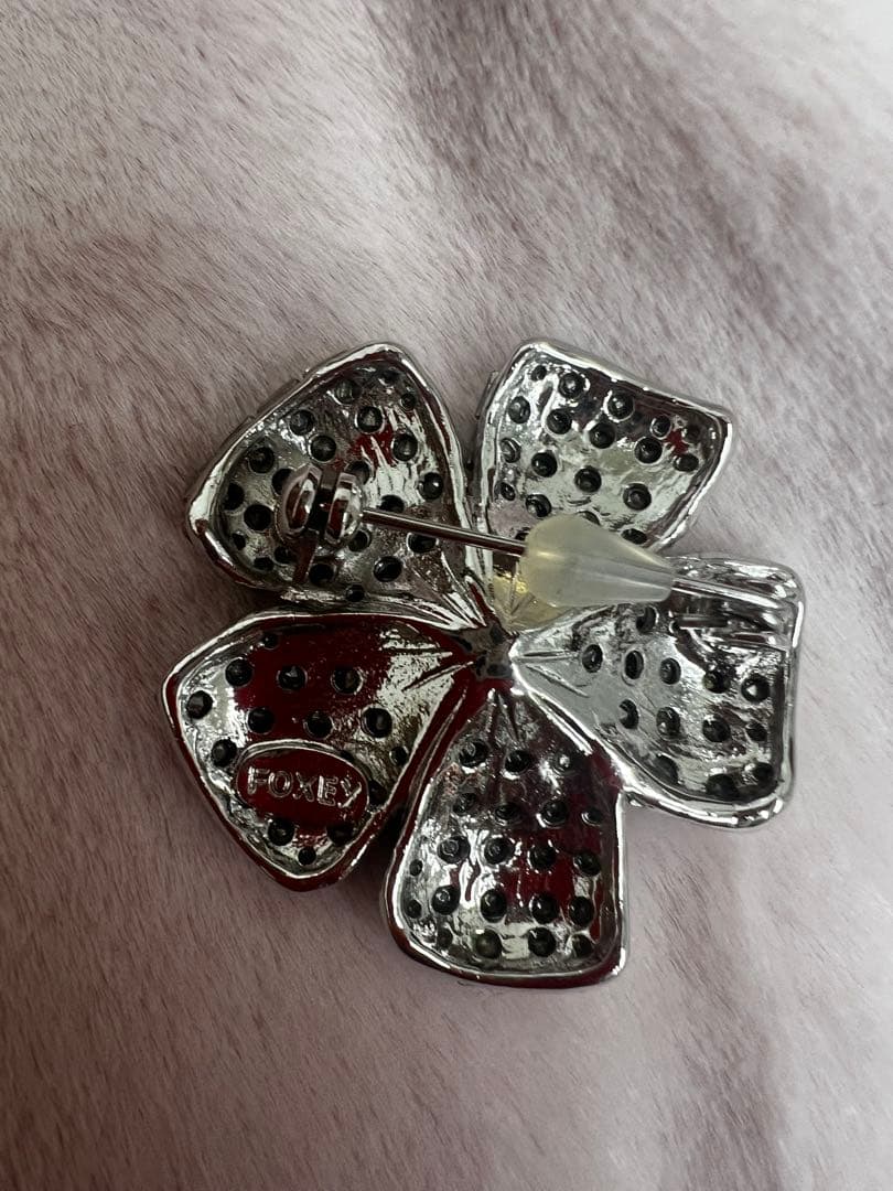 FOXEYクリスタル風花形ブローチ 約4cm