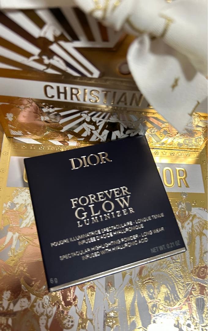 miku　ディオールスキン フォーエヴァー グロウ ルミナイザー 001