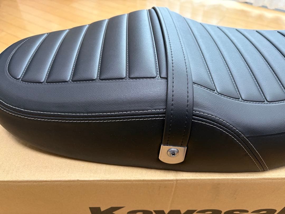 【値下げしました！】Kawasaki Z900RS純正シート 未使用品
