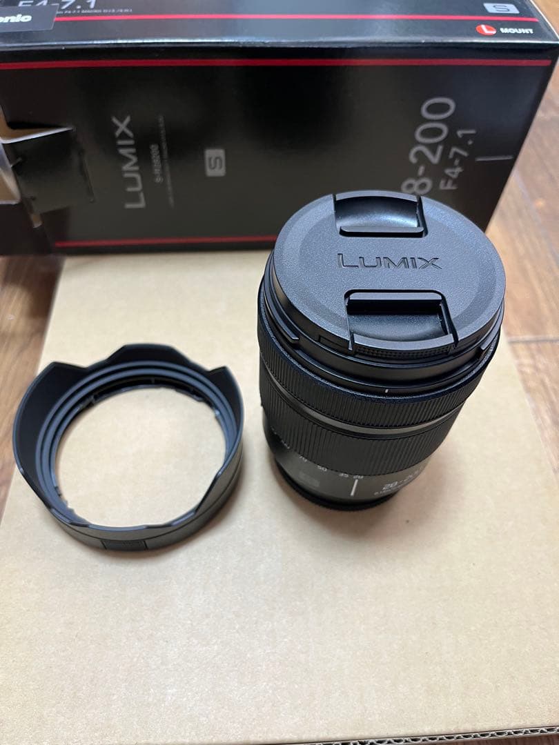 LUMIX 28-200mm F4-7.1 ズームレンズ