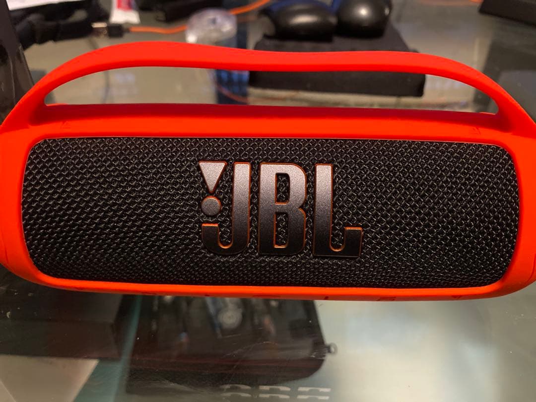【最終値下げ】JBL flip6 ブラック　シリコンケース付き