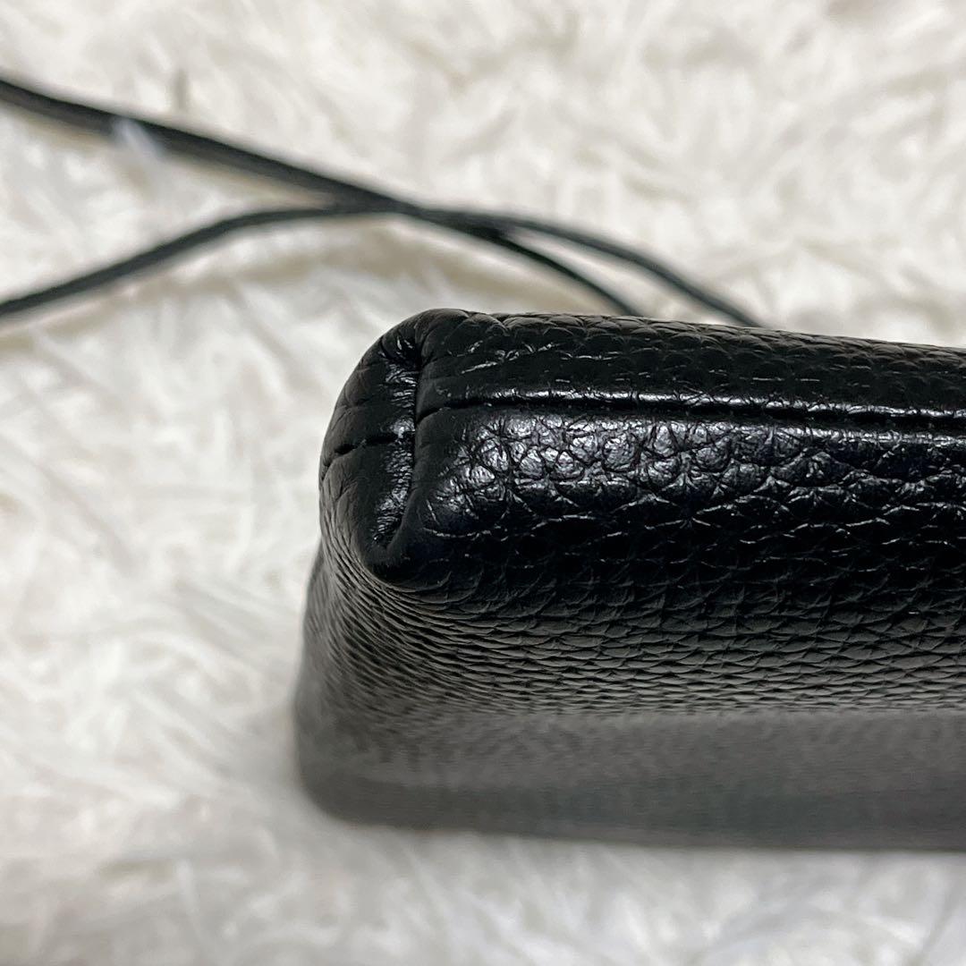 美品　HushTug サコッシュ ショルダーバッグ 本革　ブラック