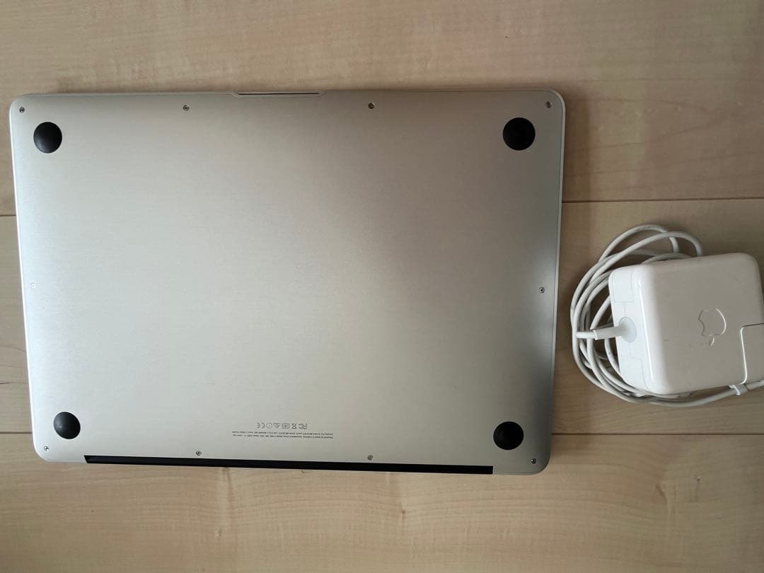 Apple MacBook Air A1466 13インチ　本体