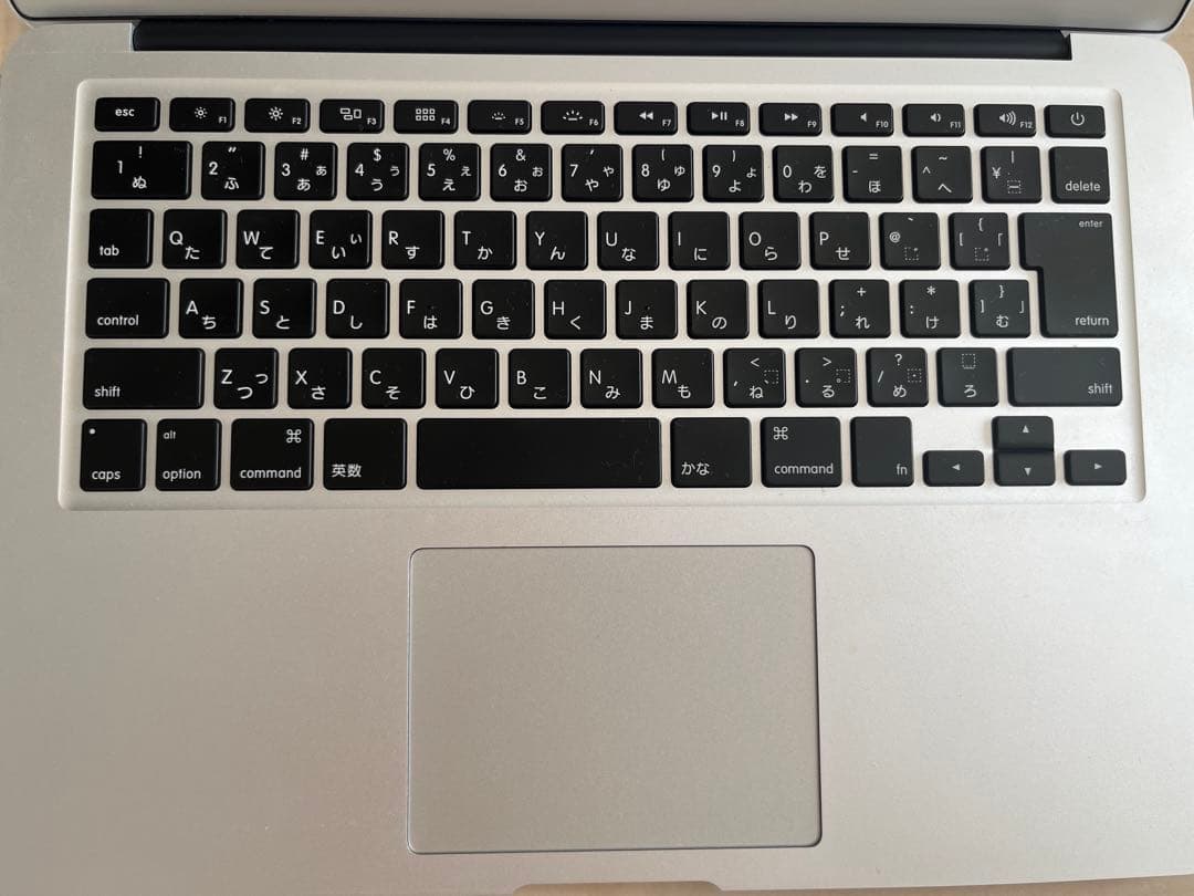 Apple MacBook Air A1466 13インチ　本体