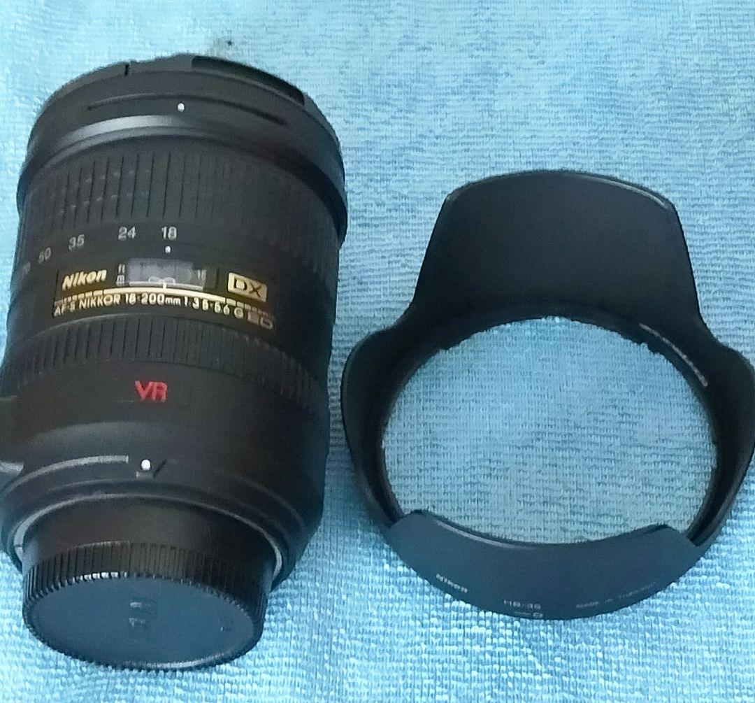 Nikon D7200　マルチパワーバッテリーパック　レンズ18-200 セット