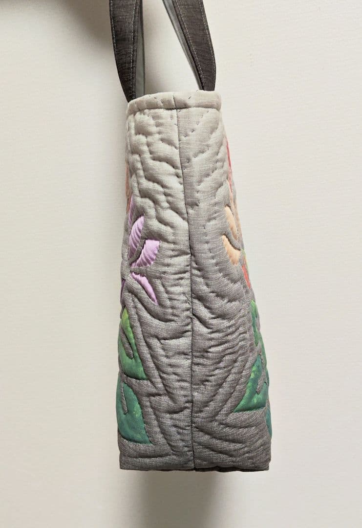 ハンドメイド ハワイアンキルトバッグ　（シクラメン）