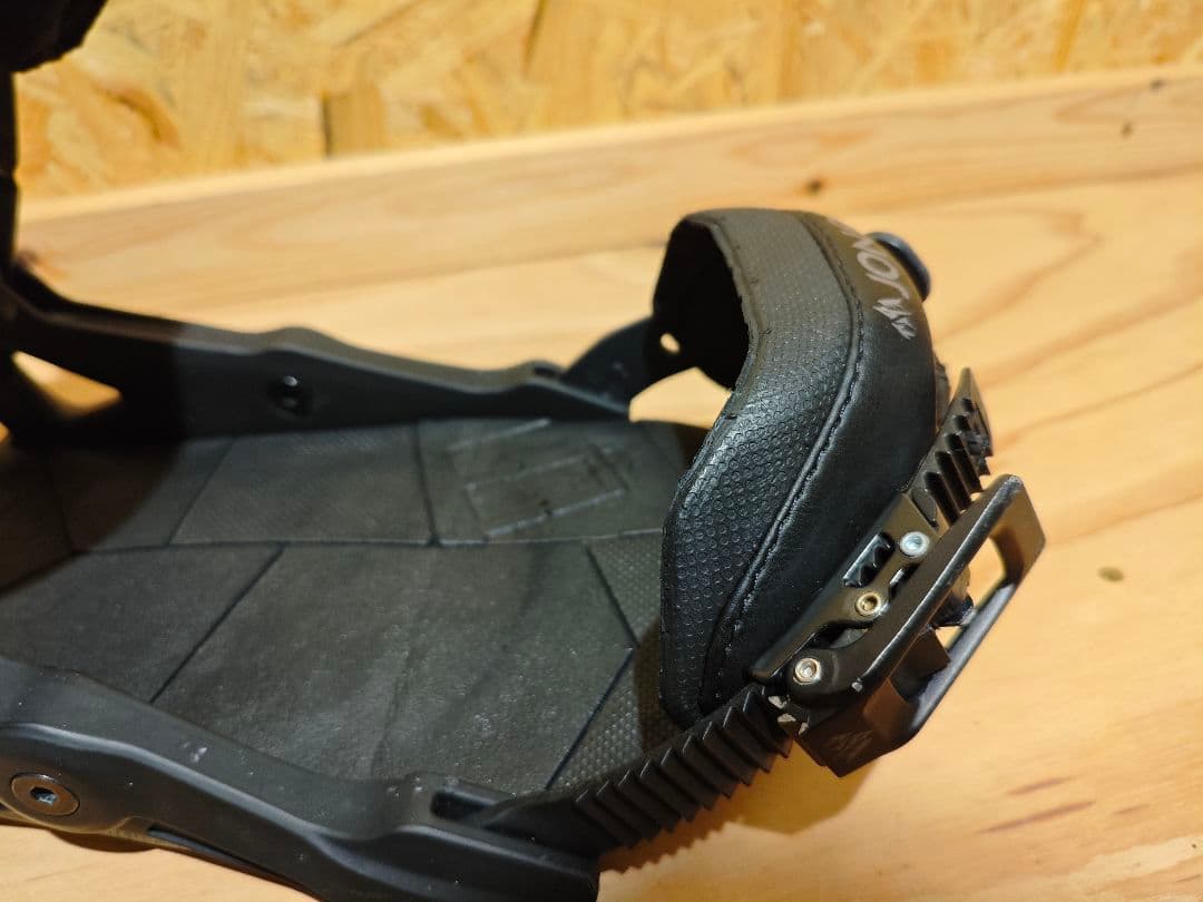 定価8.5万円JONES APOLLO Mスノーボードバインディングビンディング