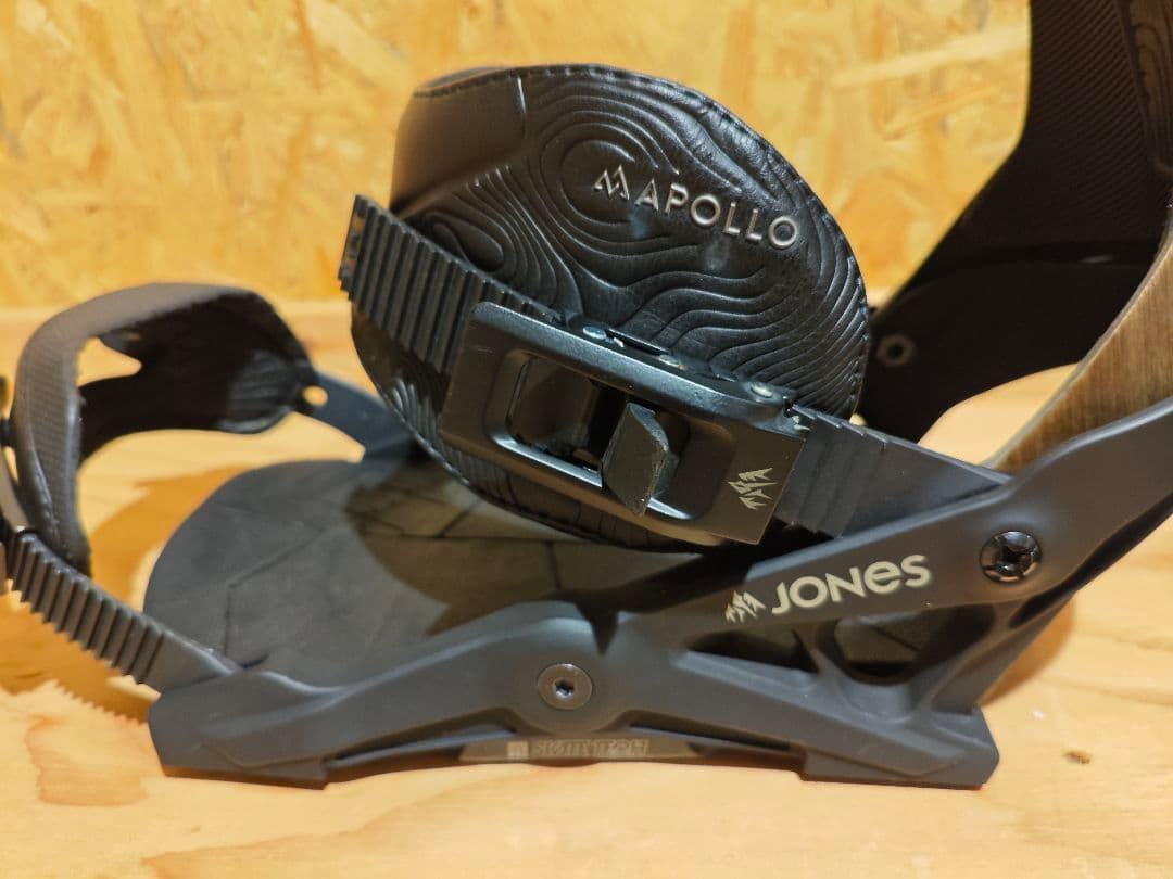 定価8.5万円JONES APOLLO Mスノーボードバインディングビンディング