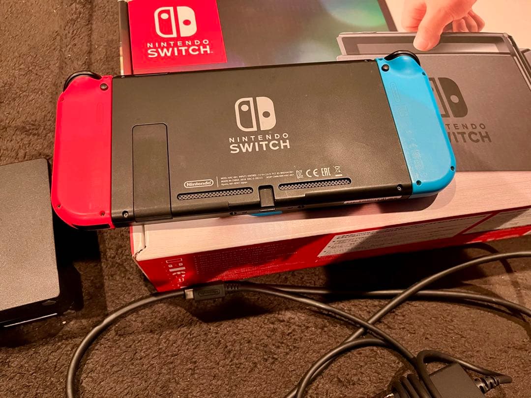 美品 ニンテンドーSwitch 任天堂 スイッチ 本体 付属品全完備 おまけ付