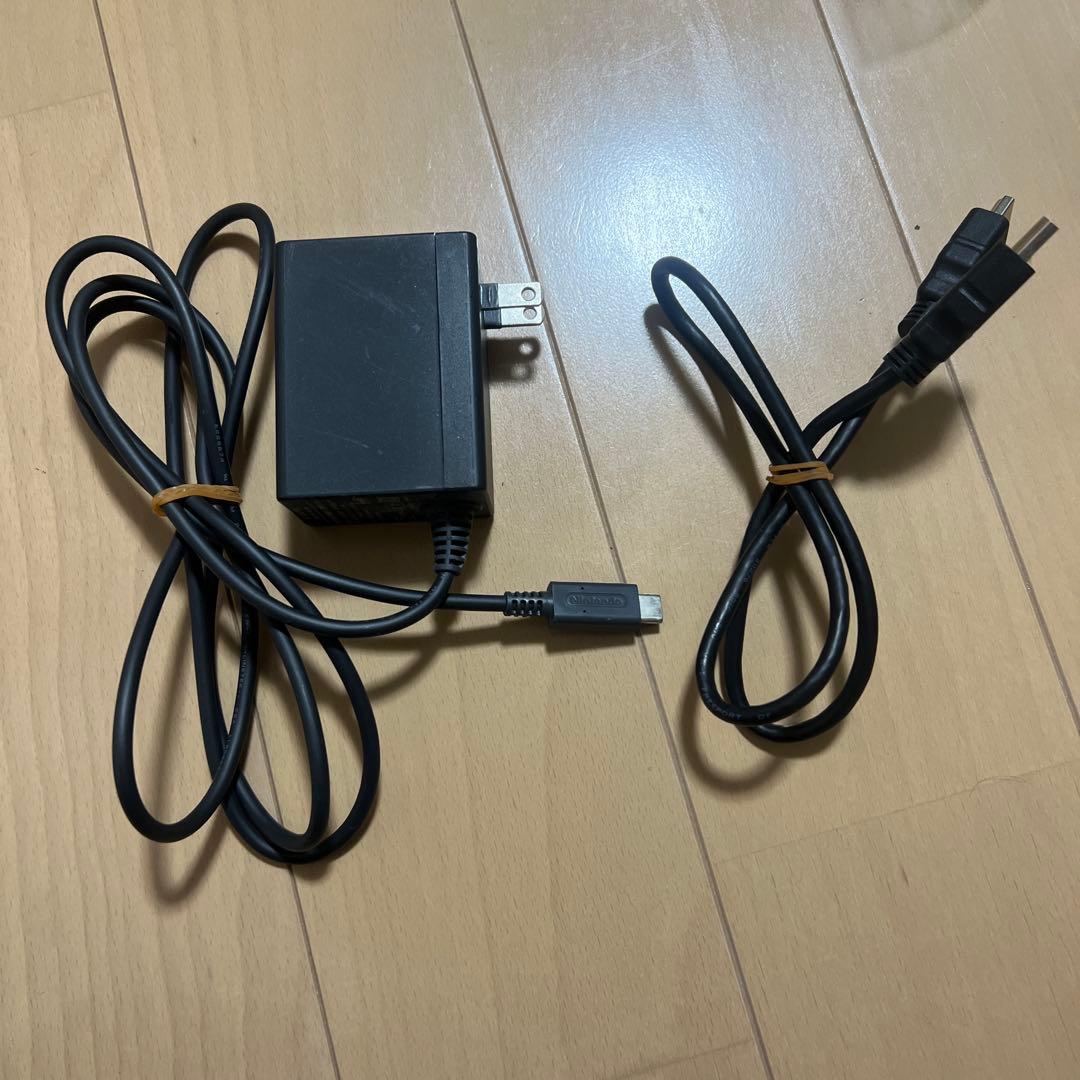 Nintendo Switch 本体　ピンク/パープル