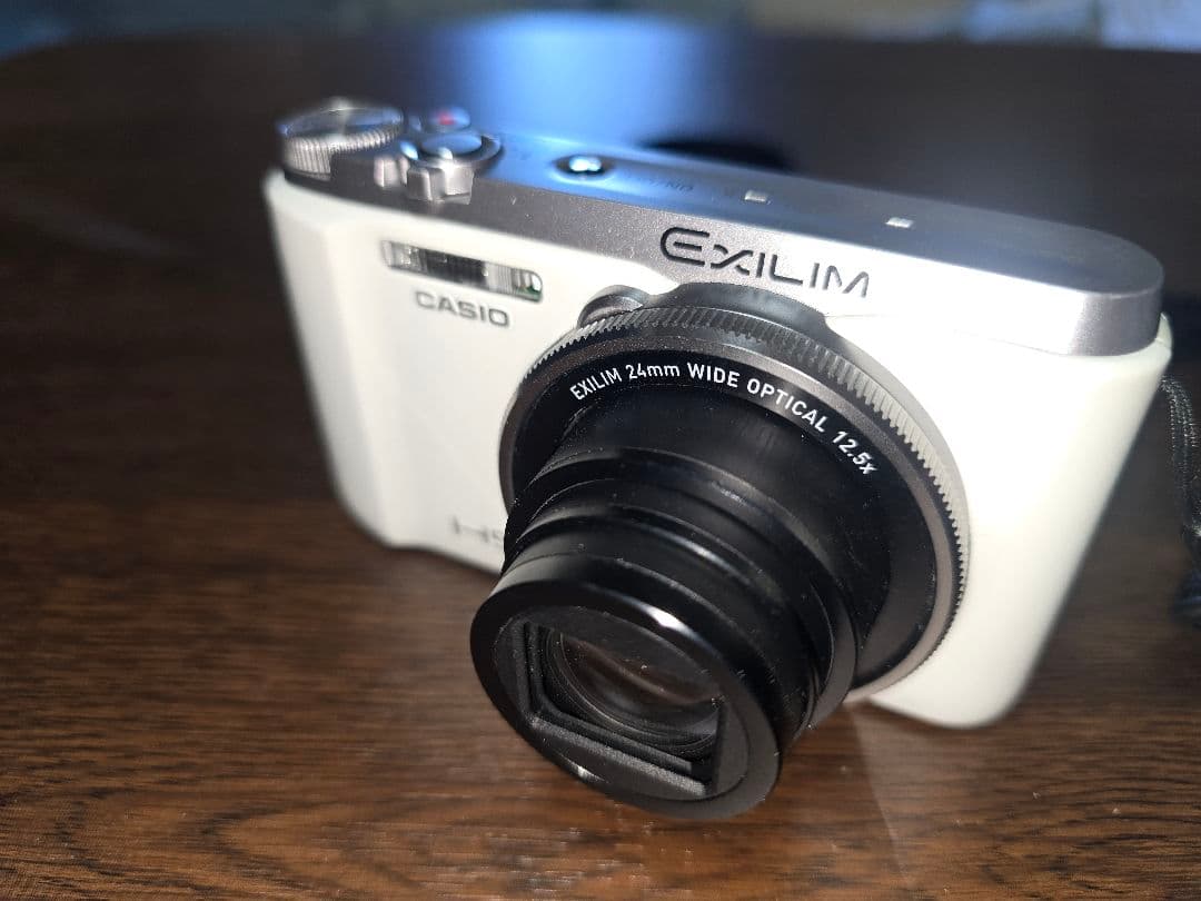 CASIO EXILIM EX-ZR1000 ホワイト