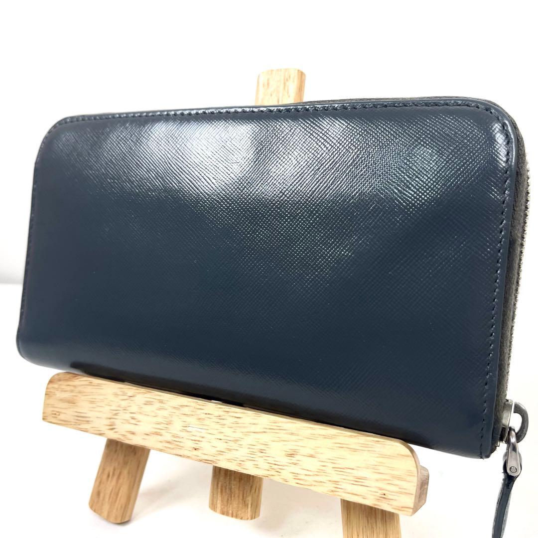 プラダ　長財布　三角ロゴプレート　サフィアーノレザー　ラウンドファスナー　グレー