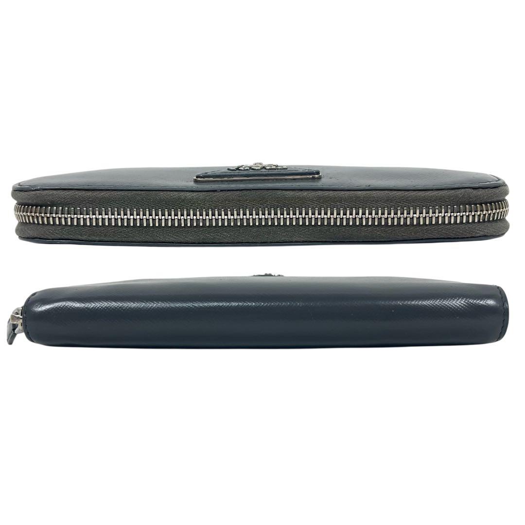 プラダ　長財布　三角ロゴプレート　サフィアーノレザー　ラウンドファスナー　グレー