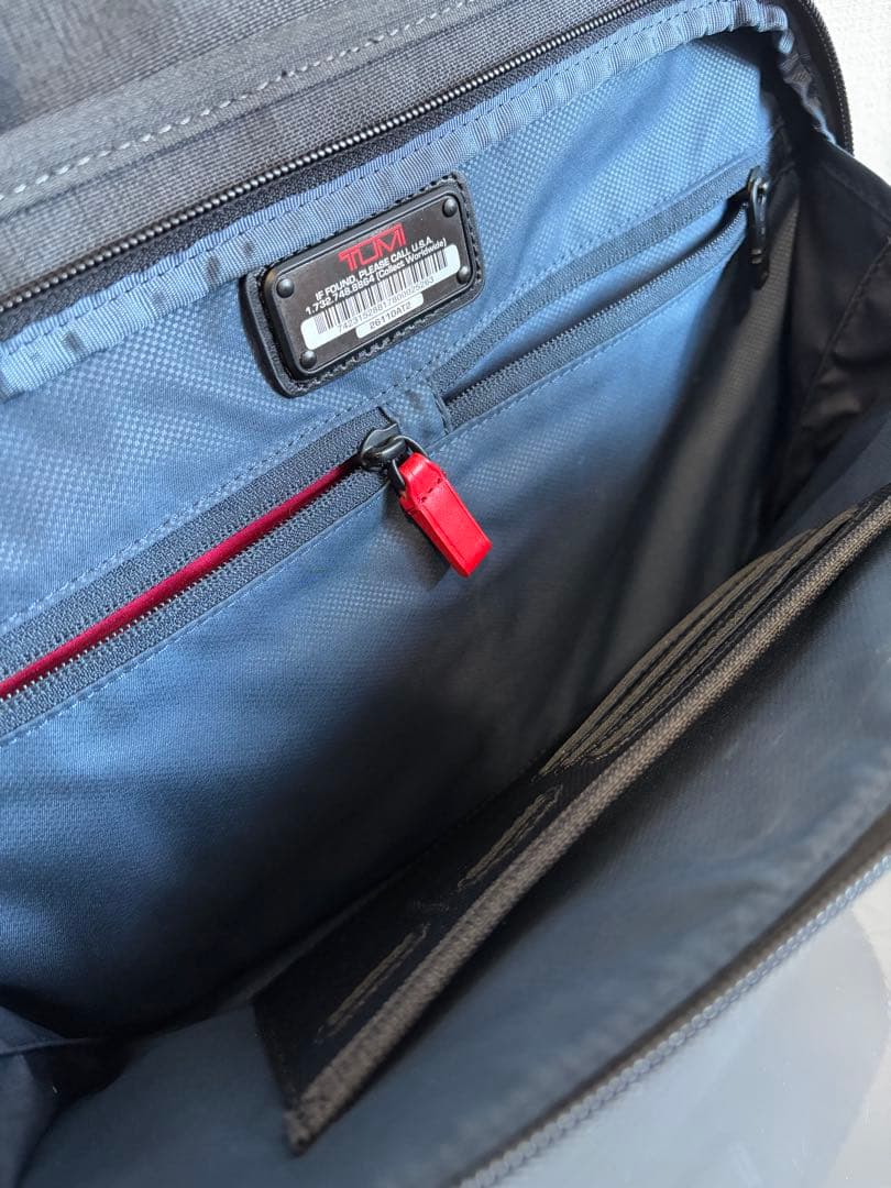 TUMI ビジネスバッグ鞄 レザー本革グレー灰色 スリム