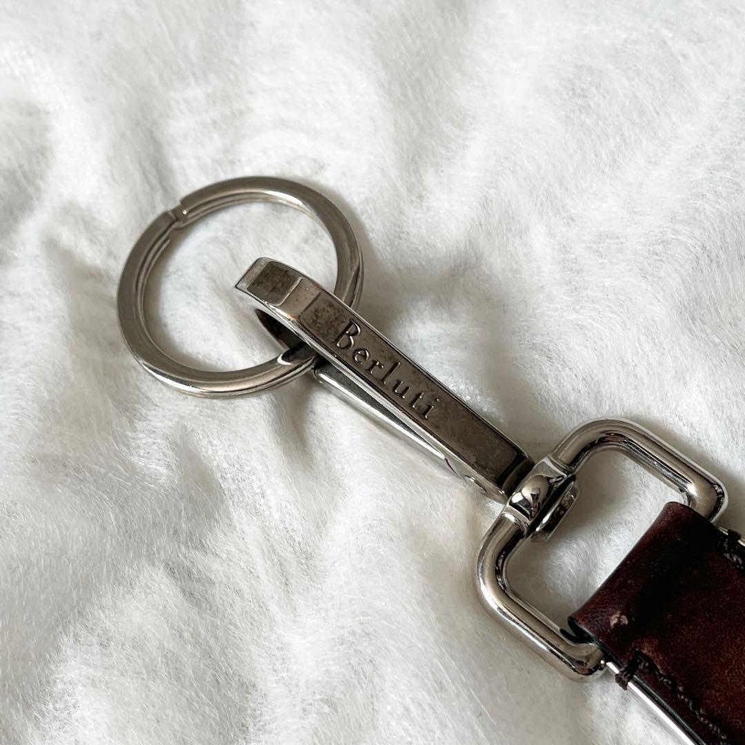 ベルルッティ　シューホーン　キーホルダー　カリグラフィー　レザー　茶色　チャーム