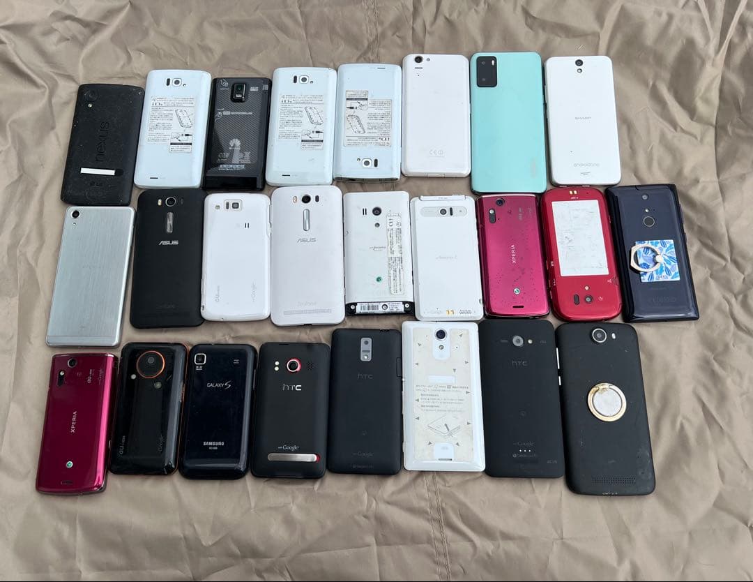 ガラケー すまほ、まとめ売り 65台ジャンク品