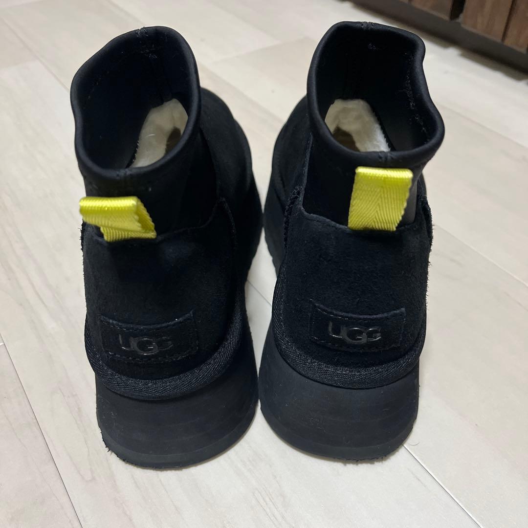 UGG アグー　23cm 厚底ムートンブーツ　ブラック クラシックミニディッパー