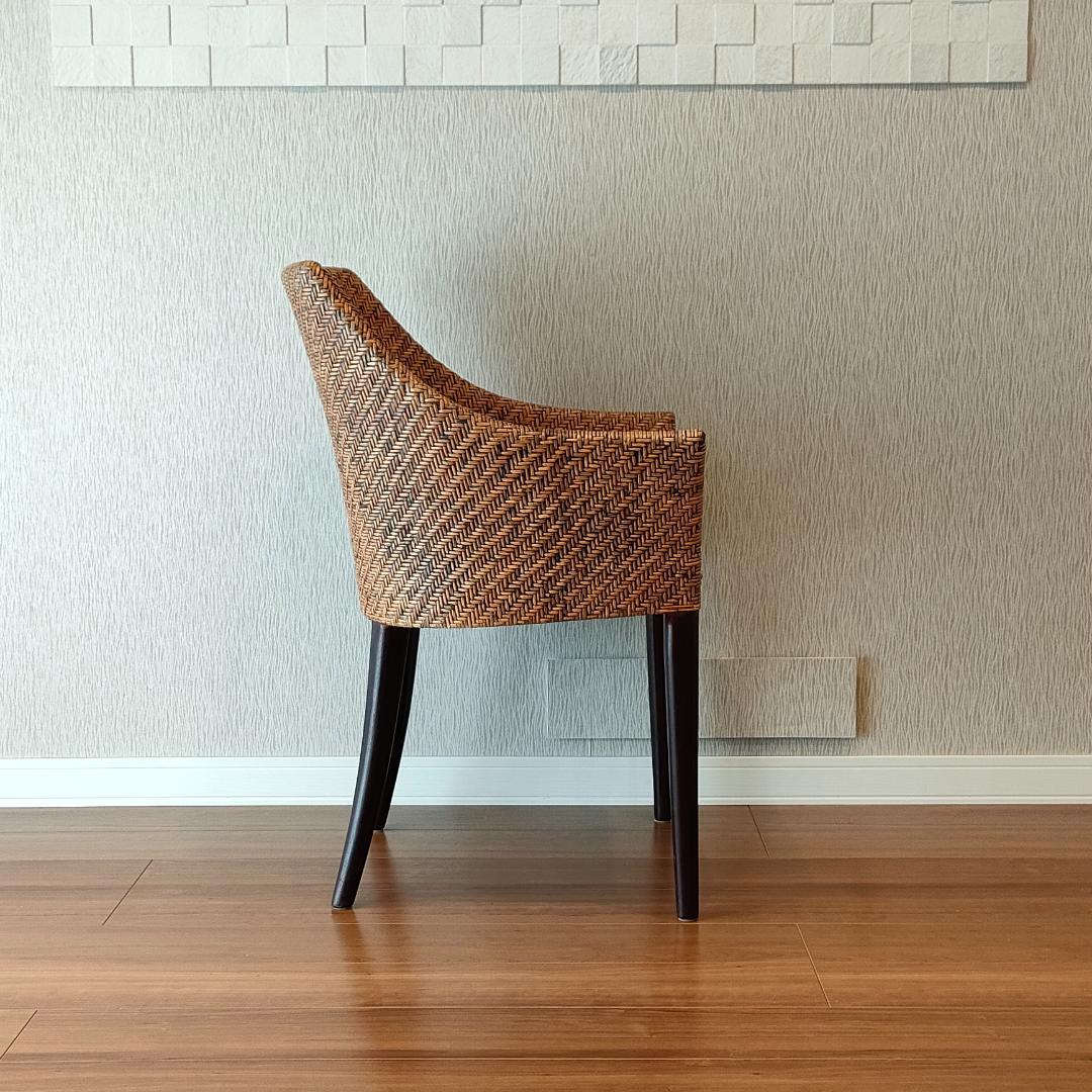 〈美品〉ラタン　アームチェア　ダイニングチェア　アジアン