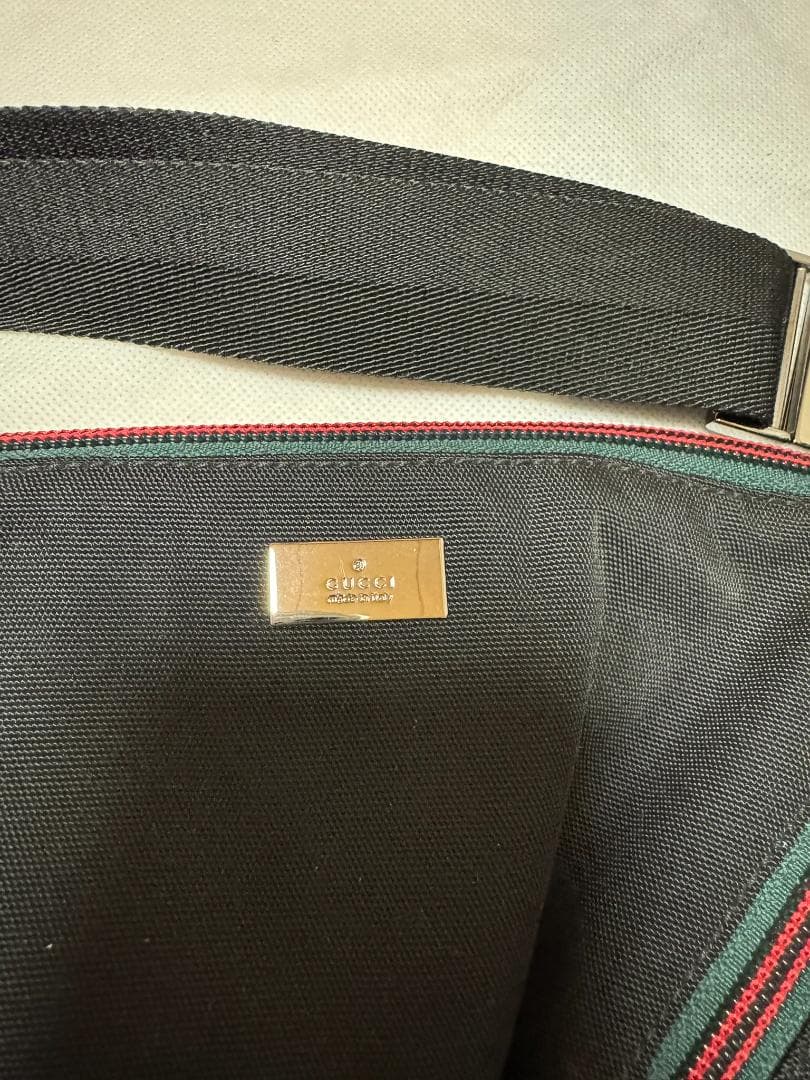 新品未使用　GUCCI ブラック ボディーバック／ウエストポーチ
