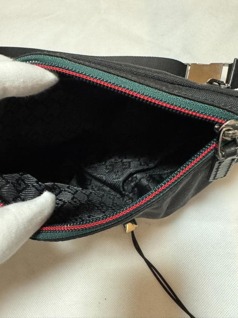 新品未使用　GUCCI ブラック ボディーバック／ウエストポーチ