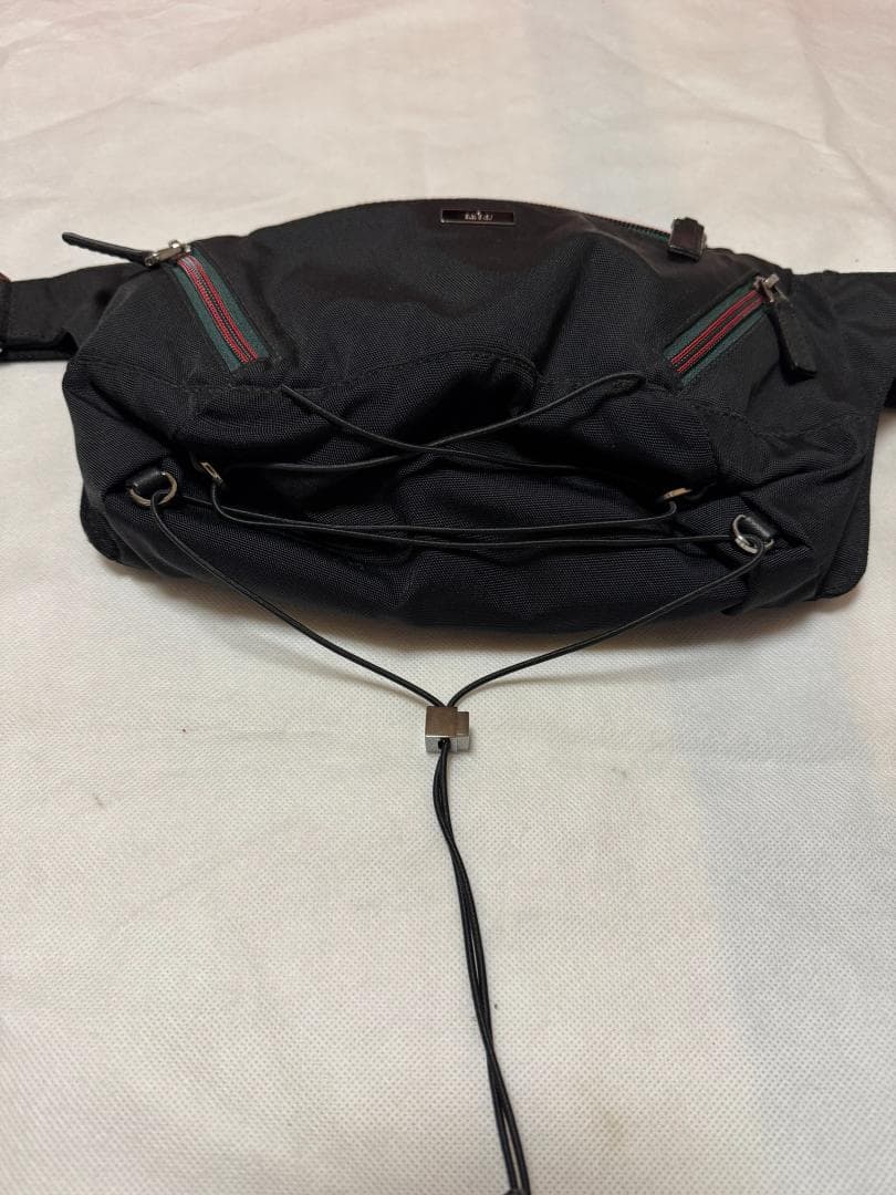 新品未使用　GUCCI ブラック ボディーバック／ウエストポーチ
