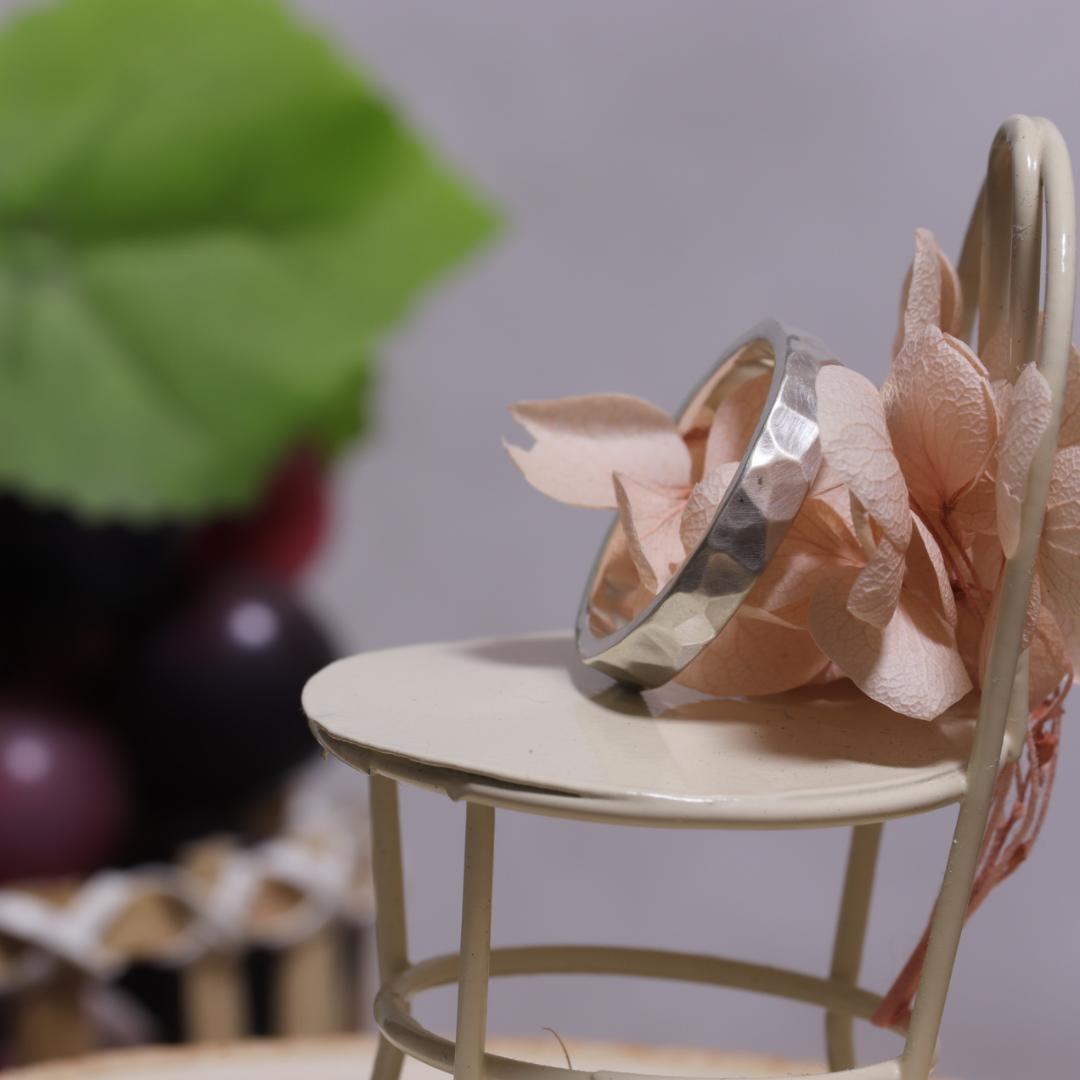 【8.15号マット 匿名配送】鎚目リング No.2 シルバー950 4mm幅