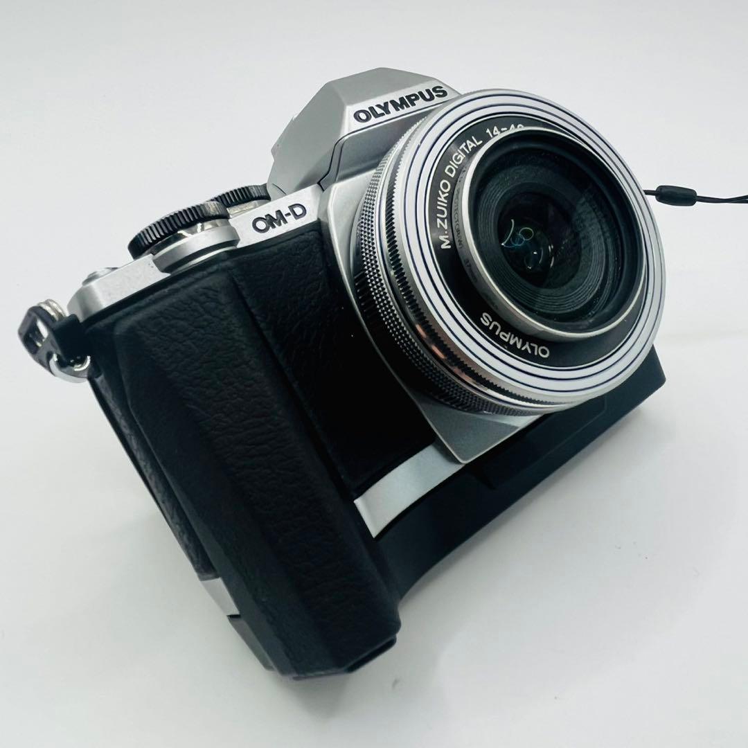 【美品動作確認済み】OLYMPUS OM-D E-M10