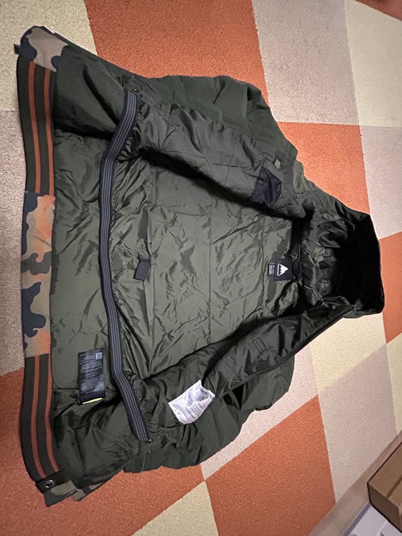 BURTON 迷彩柄 スノーボードウェア Mサイズ