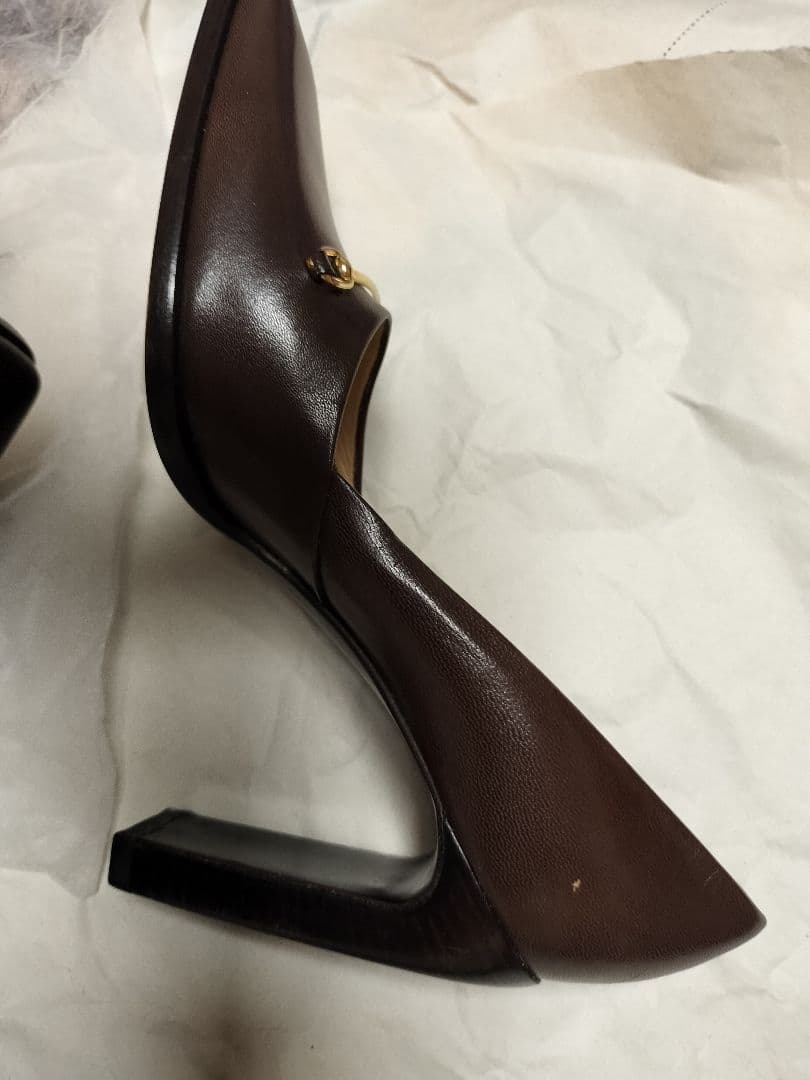 未使用GUCCI ダークブラウン スクエアトゥ ハイヒール37.5