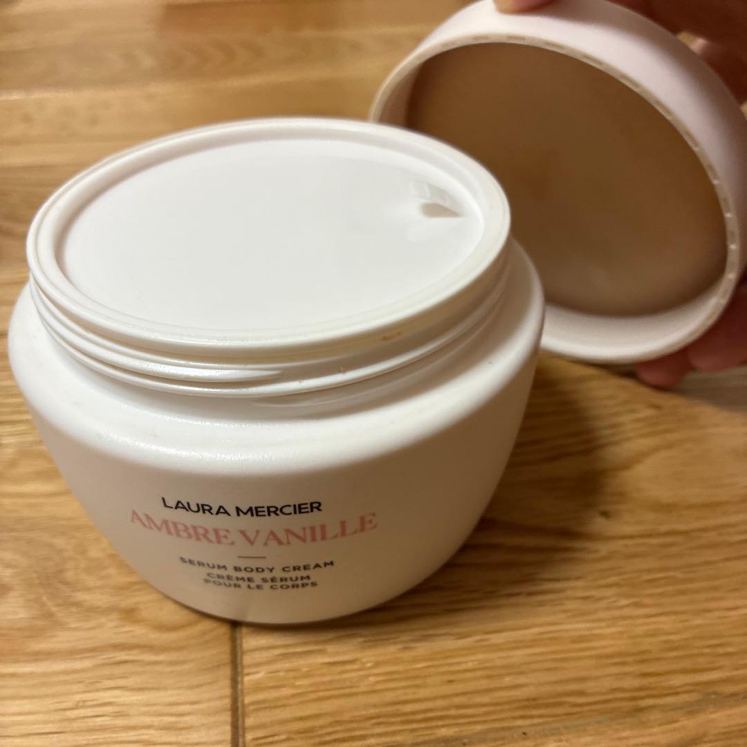 ローラメルシエ　アンバーバニラ セラムボディクリーム 限定400mL