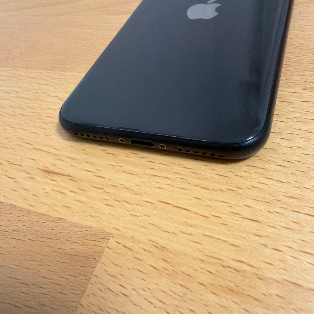 Apple iPhone SE 2世代 黒 本体