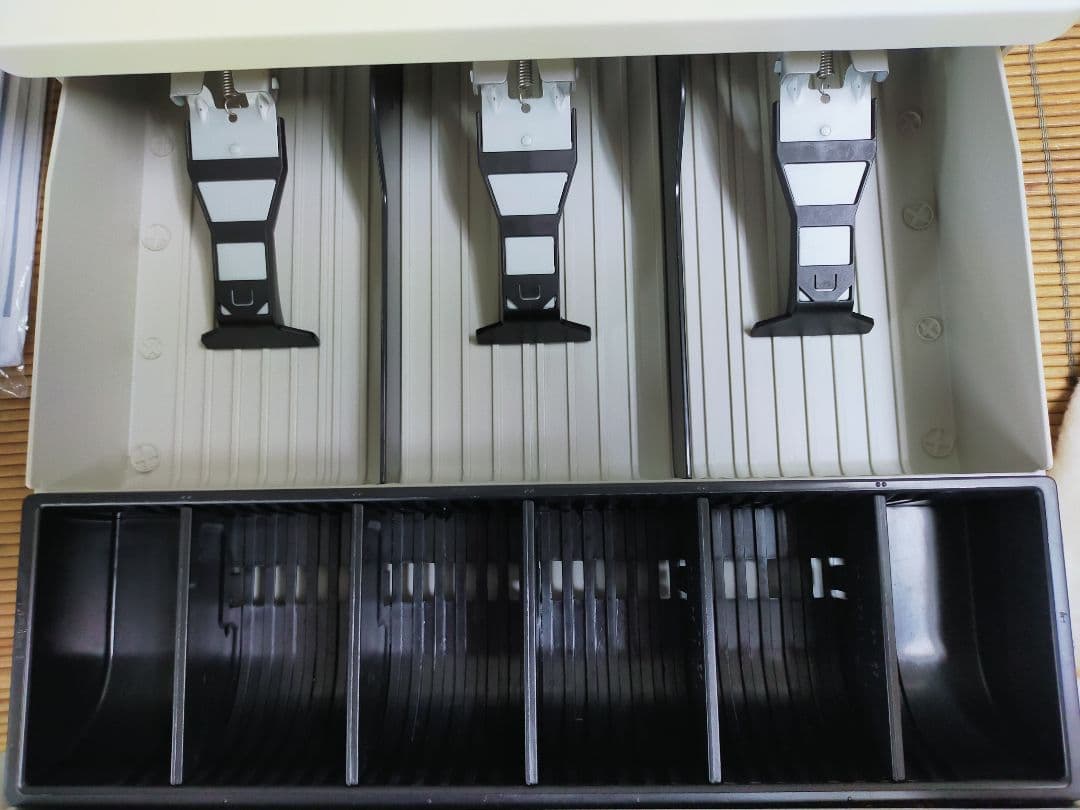 カシオレジスター　SE-G1/NL100コンパクト人気機種感熱紙　335555