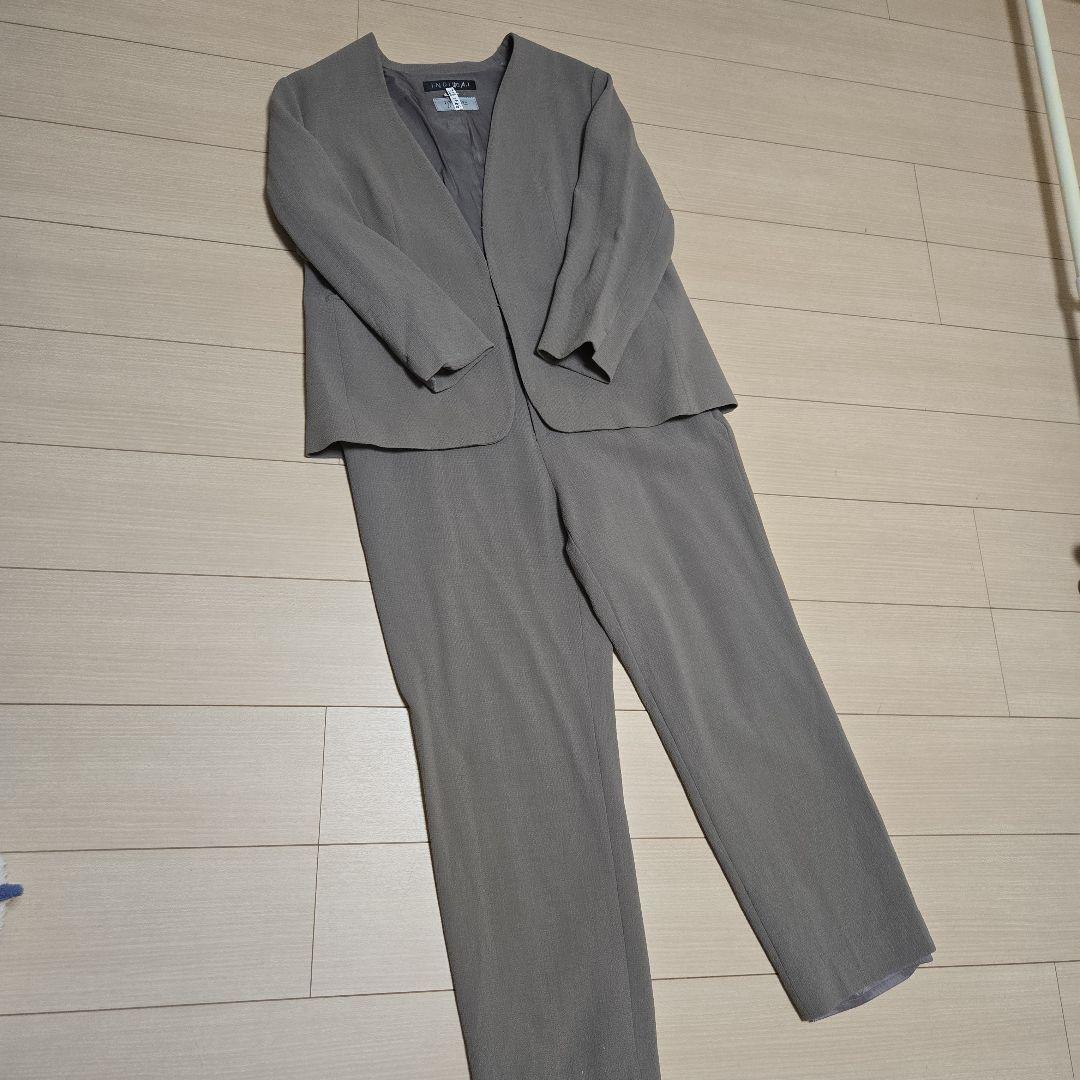 【美品】INDIVI VAI 19 グレージュ パンツスーツ